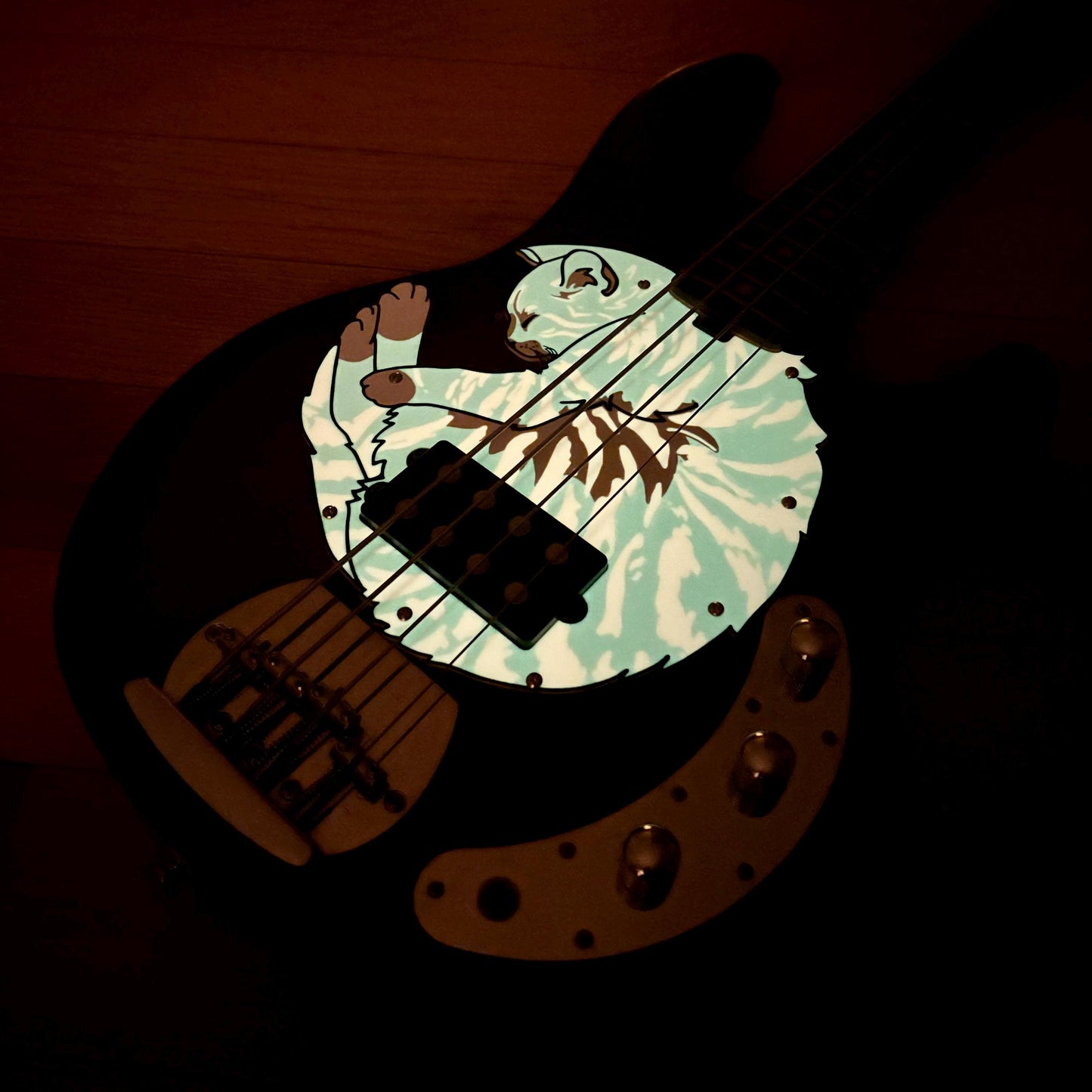 Meowsic Man Stingray Bass Cat Pickguard