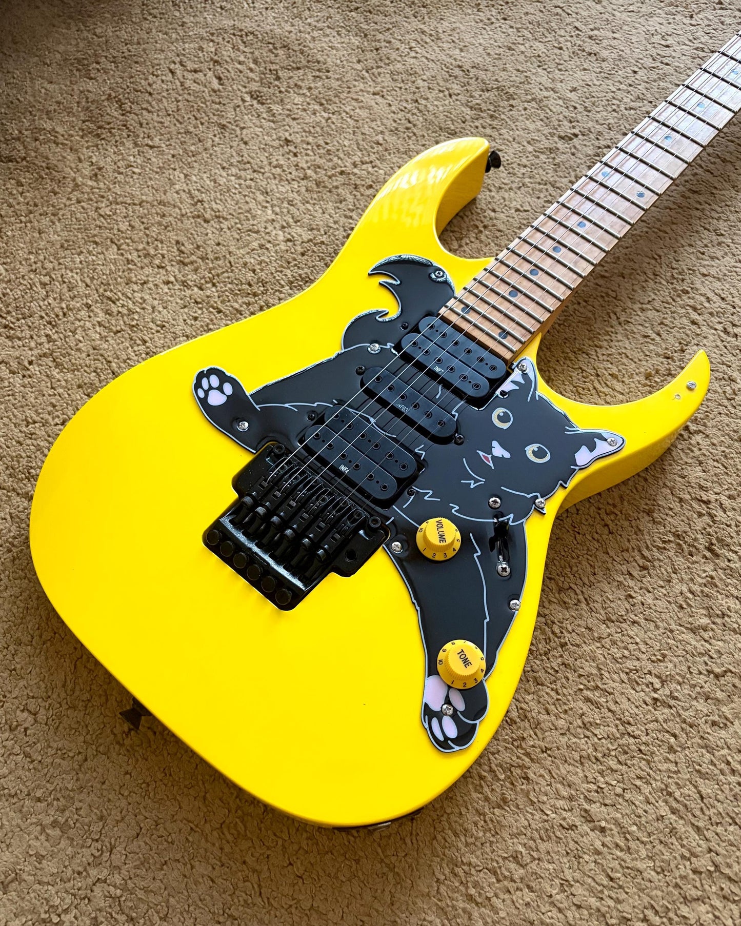 Cat guitar pickguard for Ibanez RG350M | Ibanez Stratocaster / Superstrat | "Stratocatster" | Fun guitar gift