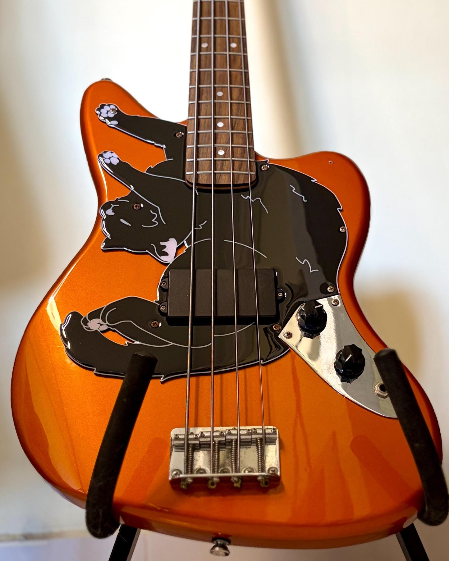 Jaguar Cat Pickguard - Custom 3D Printed Pickguard for Squier Affinity Jaguar Bass