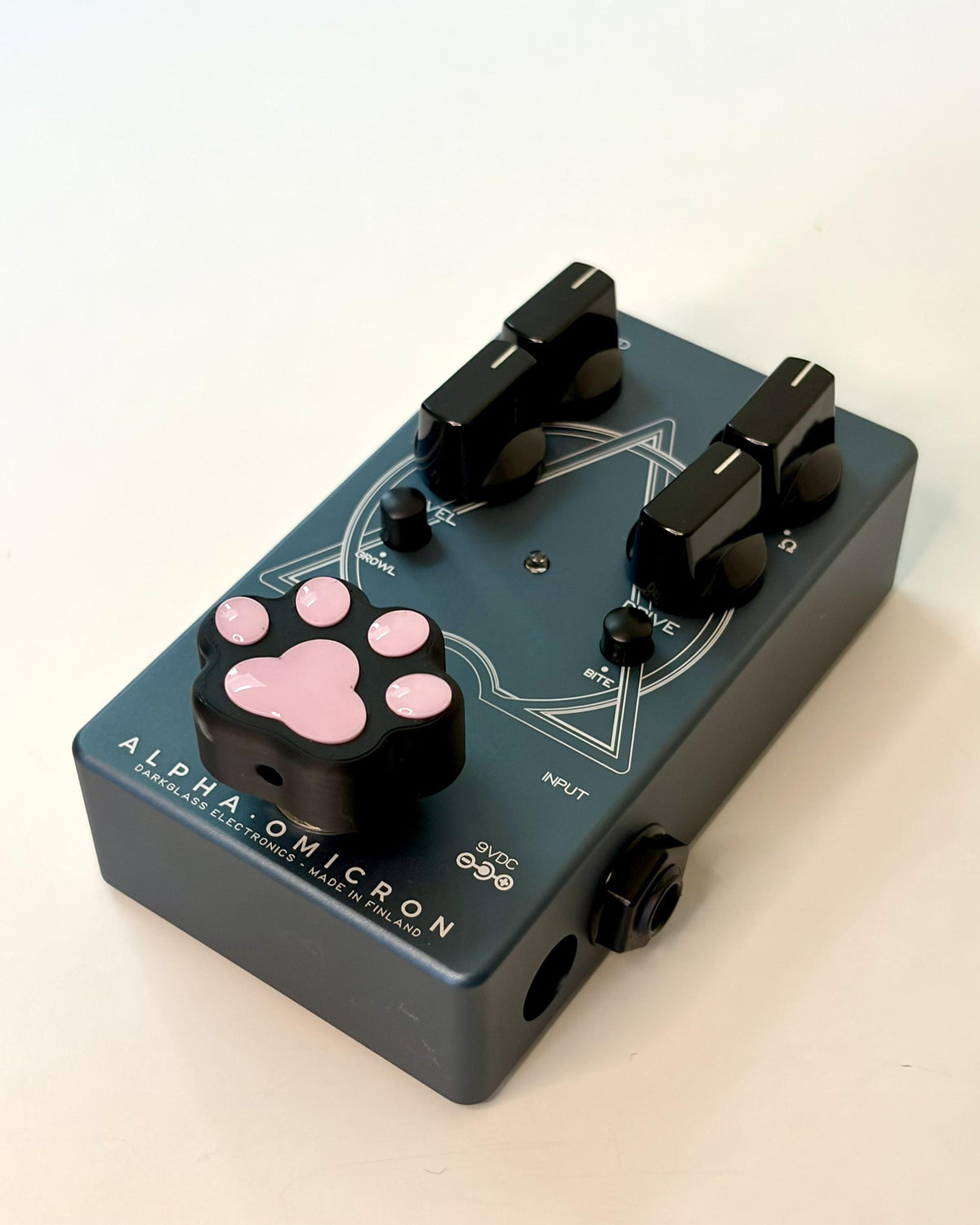 Cat Paw Pedal Toppers | 3D Printed Pink Kitty Paw for Guitar Pedals